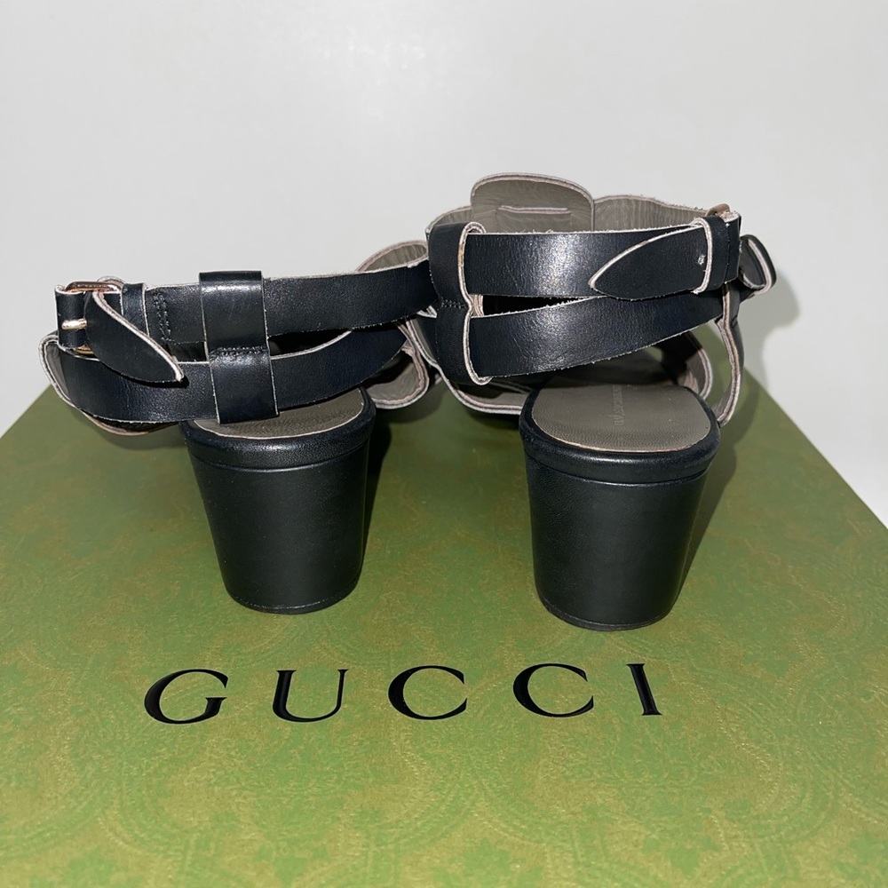 Balenciaga women's ITALY leather (ostrich)sandals! - Picture 7 of 10